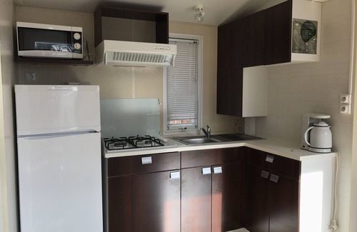 Vic-la-Gardiole Maison | Fully-equipped mobile-home rental in campsite 4* for up to 4 people.