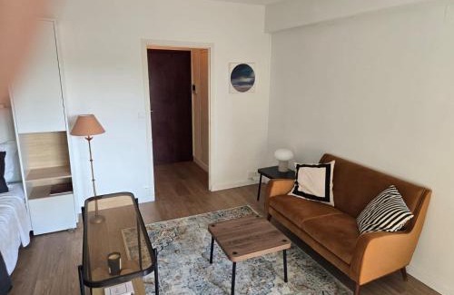 Rueil-Malmaison Appartement | Fully-equipped large studio with terrace