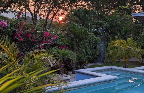Samara Maison | Fully equipped studio, short walk to beach, stores and restaurants
