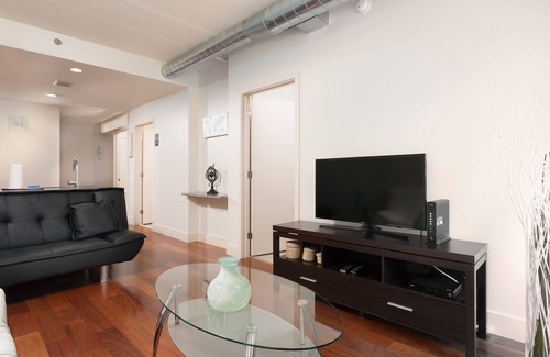 Center City West Appartement | Fully Furnished 2 Bedroom Apartment Near Rittenhouse Apts by RedAwning