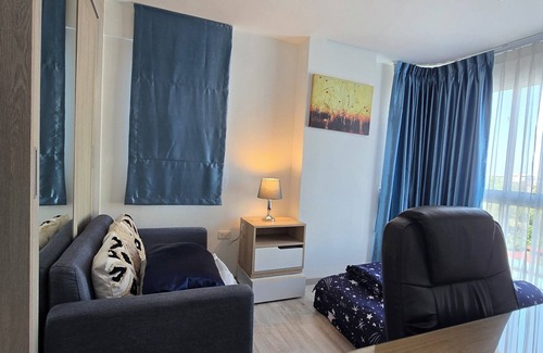 Talat Khwan Appartement | Fully Furnished 2 Bed and 2 BathApartment with Pool & Fitness + WiFi!