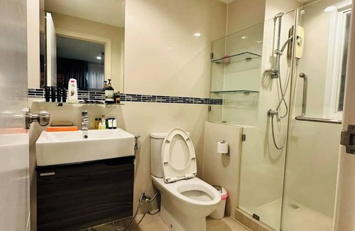 Talat Khwan Appartement | Fully Furnished 2 Bed and 2 BathApartment with Pool & Fitness + WiFi!