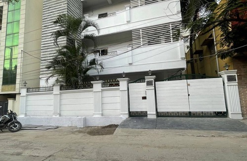 Mehdipatnam Appartement | Fully Furnished 2BR Home Ideal for Work & Family Stays – Hyderabad