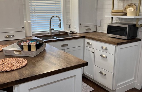 Central Oklahoma City Cottage | Fully Furnished backyard cottage, close to Children's Center