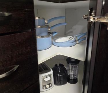 Regina Appartement | Fully Furnished Basement Suite