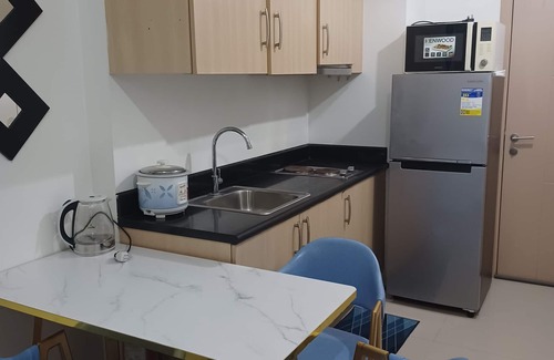 Highway Hills Copropriété | Fully Furnished Condo at SMDC