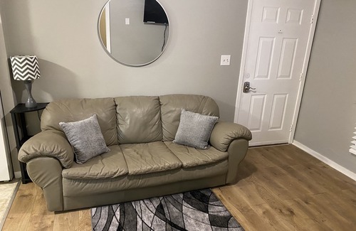 Bluewell Appartement | Fully Furnished Executive Rental 1-Bed 1-Bath Pets Allowed