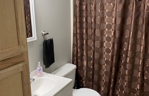 Bluewell Appartement | Fully Furnished Executive Rental 1-Bed 1-Bath Pets Allowed