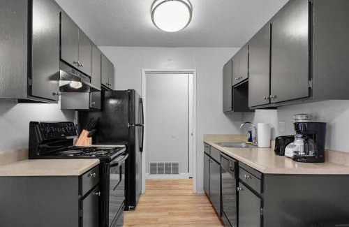 South San Mateo Appartement | Fully Furnished King Bed 1B1B by Tech Giants & Stanford Near SFO