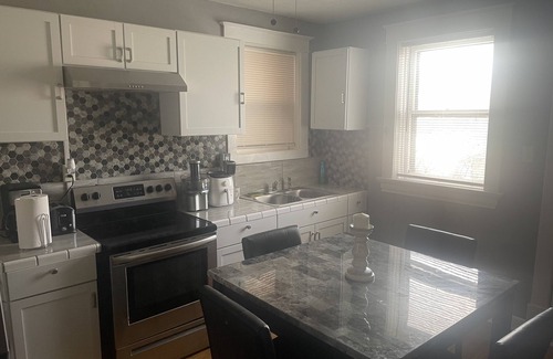 St. Louis Maison | Fully furnished modern home, all access.