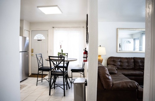 Romulus Maison | Fully Furnished Newly renovated 3 Bed 1Full Bath Single Family Home near Airport