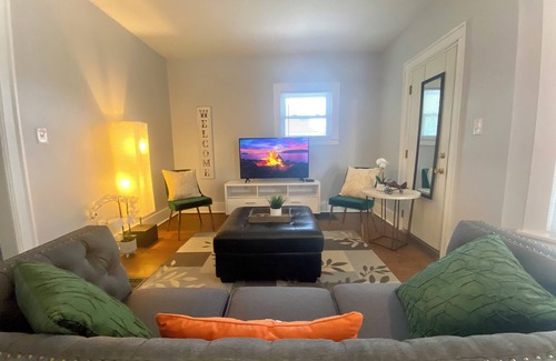 Detroit Appartement | Fully Furnished/Perfect for Extended Stays & Prof