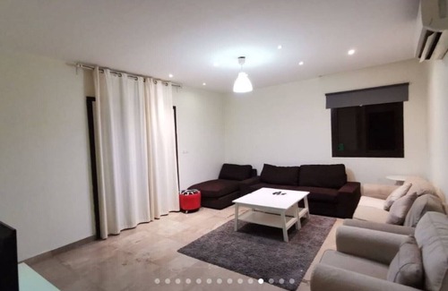 Palestine Street Maison | Appartement sur le toit entièrement meublé À LOUER 2BR / unité 10 Aperçu de la propriété