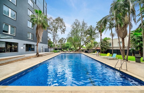 Preston Appartement | Fully Furnished Studio Rooms With Included Heated Pool and On-site Restaurant