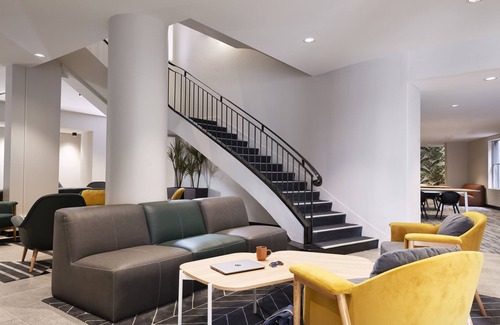 Preston Appartement | Fully Furnished Studio Rooms With Included Heated Pool and On-site Restaurant