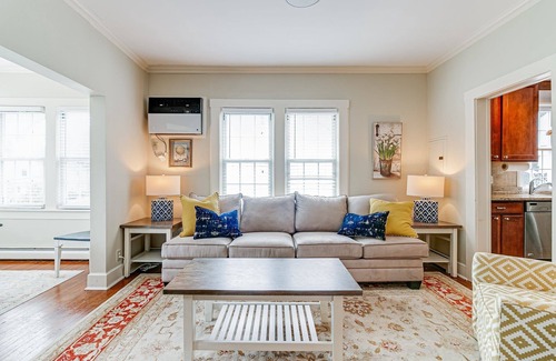 Summit Appartement | FULLY FURNISHED upstairs apt of two family home in residential neighborhood