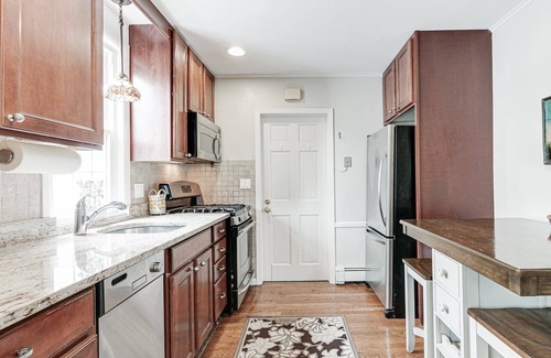 Summit Appartement | FULLY FURNISHED upstairs apt of two family home in residential neighborhood