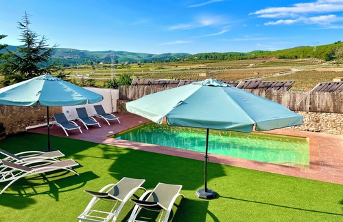La Bisbal del Penedes Villa | Entièrement rénové l'ancien vignoble en belle campagne environnante. Accueil du grand étendard