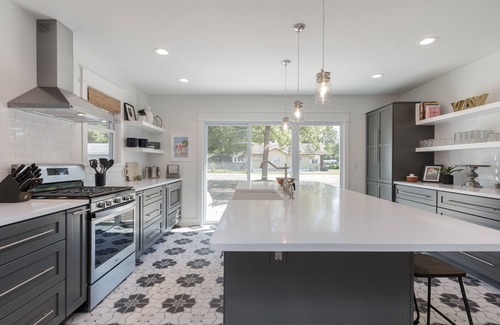 Northeast South Bend Maison | Nouveau chalet à distance de marche de ND et Eddy Street Commons