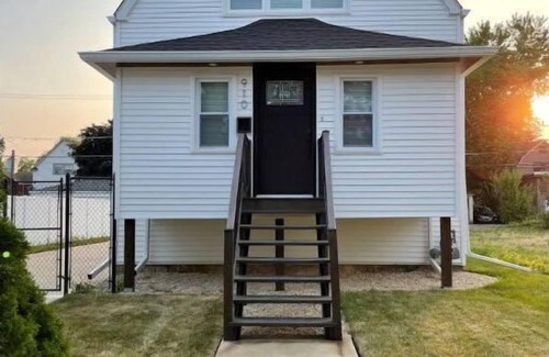 Maywood Maison | Fully Remodeled Large Home Ready for You & YourFamily to Enjoy