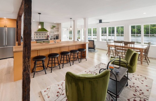 South Salem Maison | Fully renovated 4 bedroom lake front home