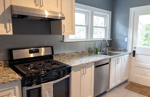 Fairfax Appartement | Fully Renovated Apartment Right Off Murray Trail, 15 Minutes to Downtown Cincy