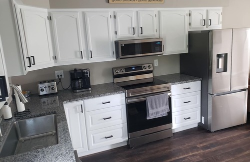 Burdett Appartement | Fully renovated apartment in the heart of the Finger Lakes