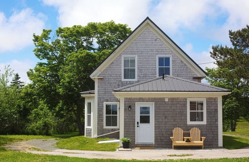 Yarmouth County Maison | Fully renovated bright & airy 3BR home near the ocean