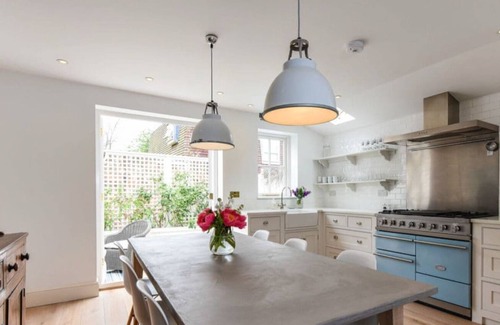 Winchester Maison | Fully renovated townhouse in heart of Winchester's cathedral streets