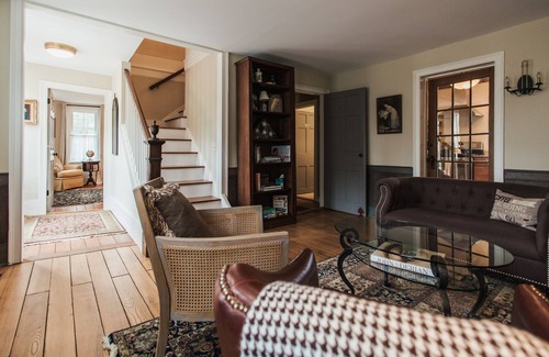 Hammondsport Autre | Fully Restored Farmhouse in the heart of Keuka Lake Winetrail