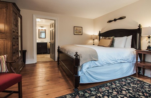 Hammondsport Autre | Fully Restored Farmhouse in the heart of Keuka Lake Winetrail