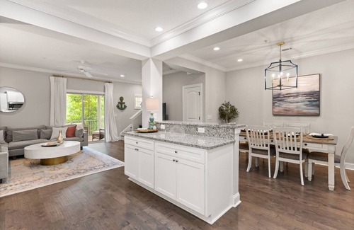 Epworth Acres Maison | Fully Stocked Kitchen | Golf Cart | Bikes | Beach Gear | Large Master Suite | Pool | Screen Porch