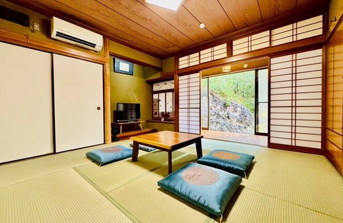 Shirahama Maison | Fumiko-no-tei Hanare 1 minute walk to the sea 17 - 34 people OK 4 bedrooms 2 toilets