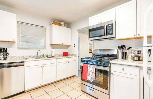 Shearer Hills - Ridgeview Maison | Fun 3bed/2Bath home with pool