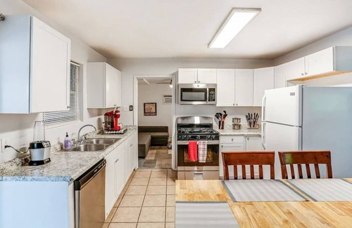 Shearer Hills - Ridgeview Maison | Fun 3bed/2Bath home with pool