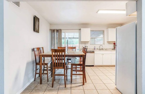Shearer Hills - Ridgeview Maison | Fun 3bed/2Bath home with pool
