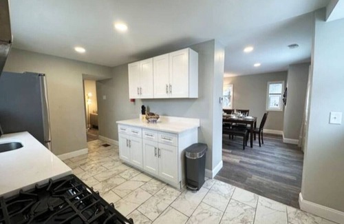 Baldwin Maison | Fun 4 BR 2 bath FULL renovated house w/ driveway