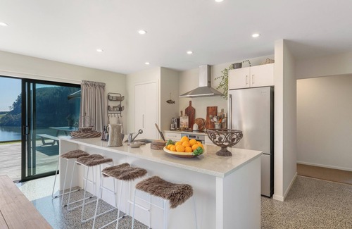 North Island Maison | Fun and Falls Haven - Mangakino Holiday Home