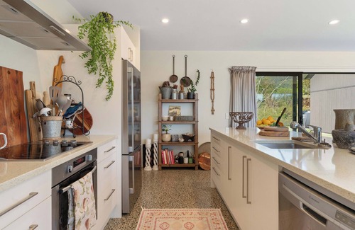 North Island Maison | Fun and Falls Haven - Mangakino Holiday Home