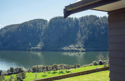 North Island Maison | Fun and Falls Haven - Mangakino Holiday Home