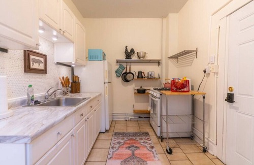 Lower Lawrenceville Appartement | Fun Designer space with Patio!