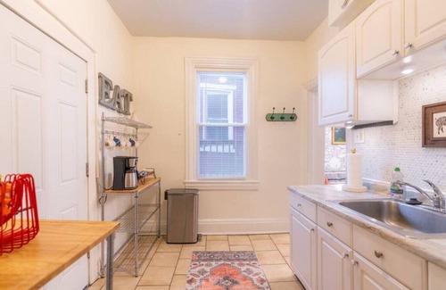 Lower Lawrenceville Appartement | Fun Designer space with Patio!