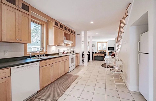 Sebago Maison | Fun family Sebago Lake get away