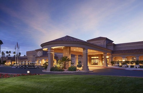 South Scottsdale Station Balnéaire | Fun for the Whole Family! 4 Pet-Friendly Units, 5 Pools, Near Golf, Hiking