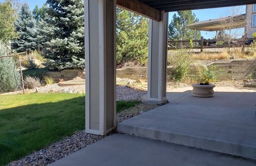 Castle Pines North Maison | Fun Furnished Basement in beautiful Castle Pines, CO