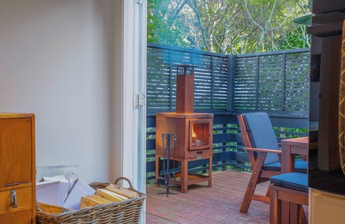 Laingholm Appartement | Fun in the Sun with BBQ Kayak & Fire Pit