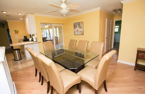 Tropic Palms Maison | VACANCES INCROYABLES! FUN HOME W / JACUZZI / PISCINE CHAUFFÉE SUR CANAL / PÊCHE / PROCHE PLAGE / TOUT