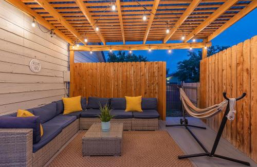 Riverbend of Camino Real Maison | Fun 'n Sun Heated Pool & Gameroom By Fiesta Texas
