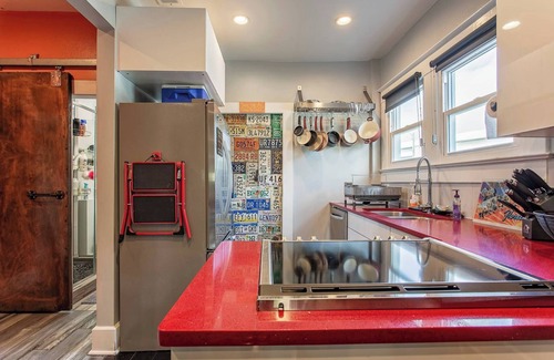 Historic Uptown Maison | Fun Urban Oasis: Bohemian Bungalow - Prime St Pete