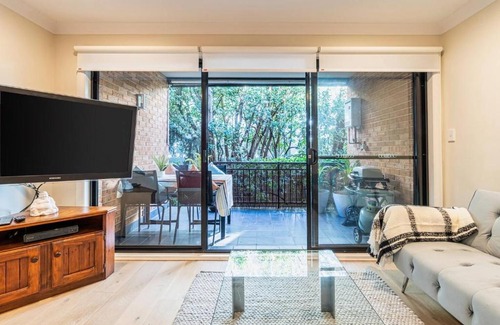 Brookvale Appartement | Funda Place - Leafy Hideout in Northern Beaches